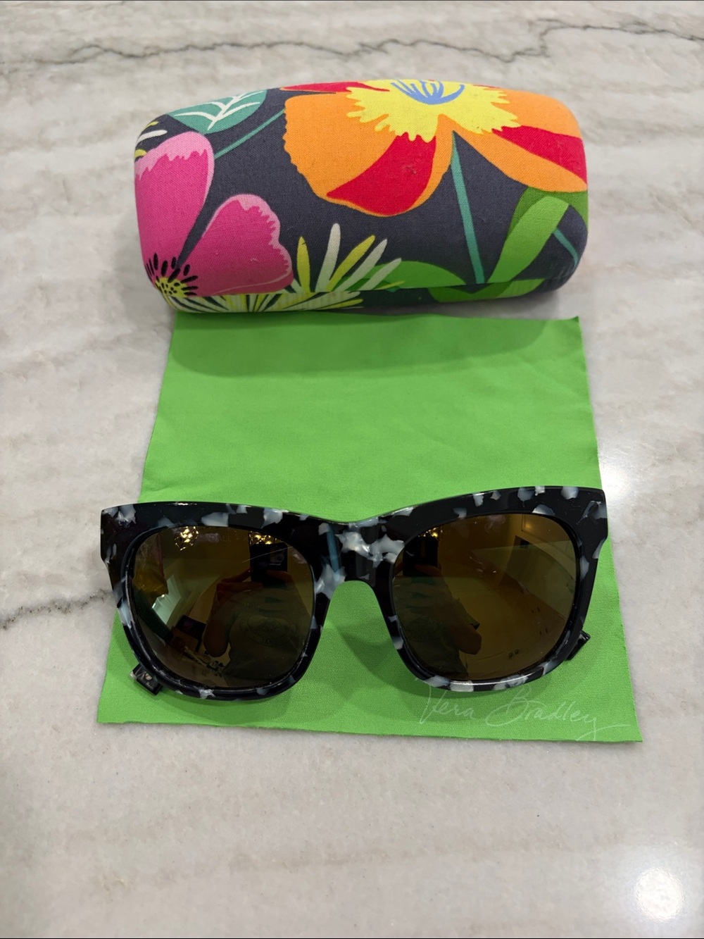 KENDALL & KYLIE Sunglasses with Floral Case - Black/White Frame